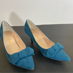 Brand - Unisa shoes has not been worn. Excellent condition. In original box.